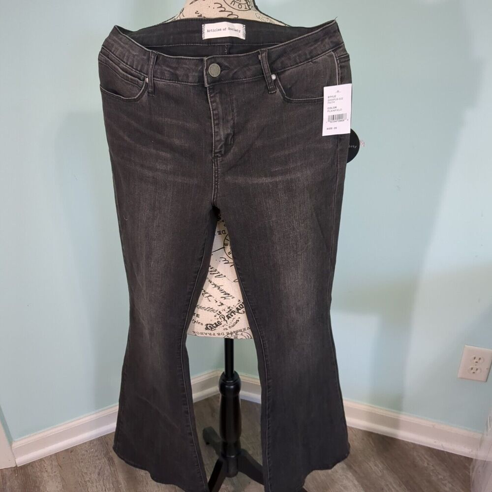 NWT WOMEN'S ARTICLES OF SOCIETY JEANS Size 29 Flare Faith Black Plainfield